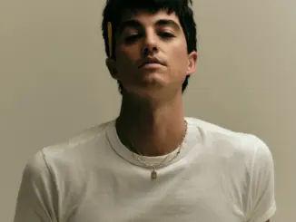 ELIJAH WOODS – DNA