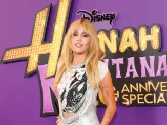 Miley Cyrus – Younger You From the “Hannah Montana 20th Anniversary Special”