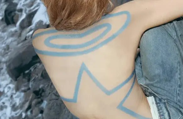 Tiffany Day – HALO (Album)